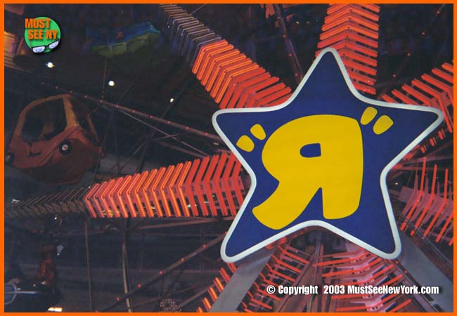 broadway-toys-r-us-2